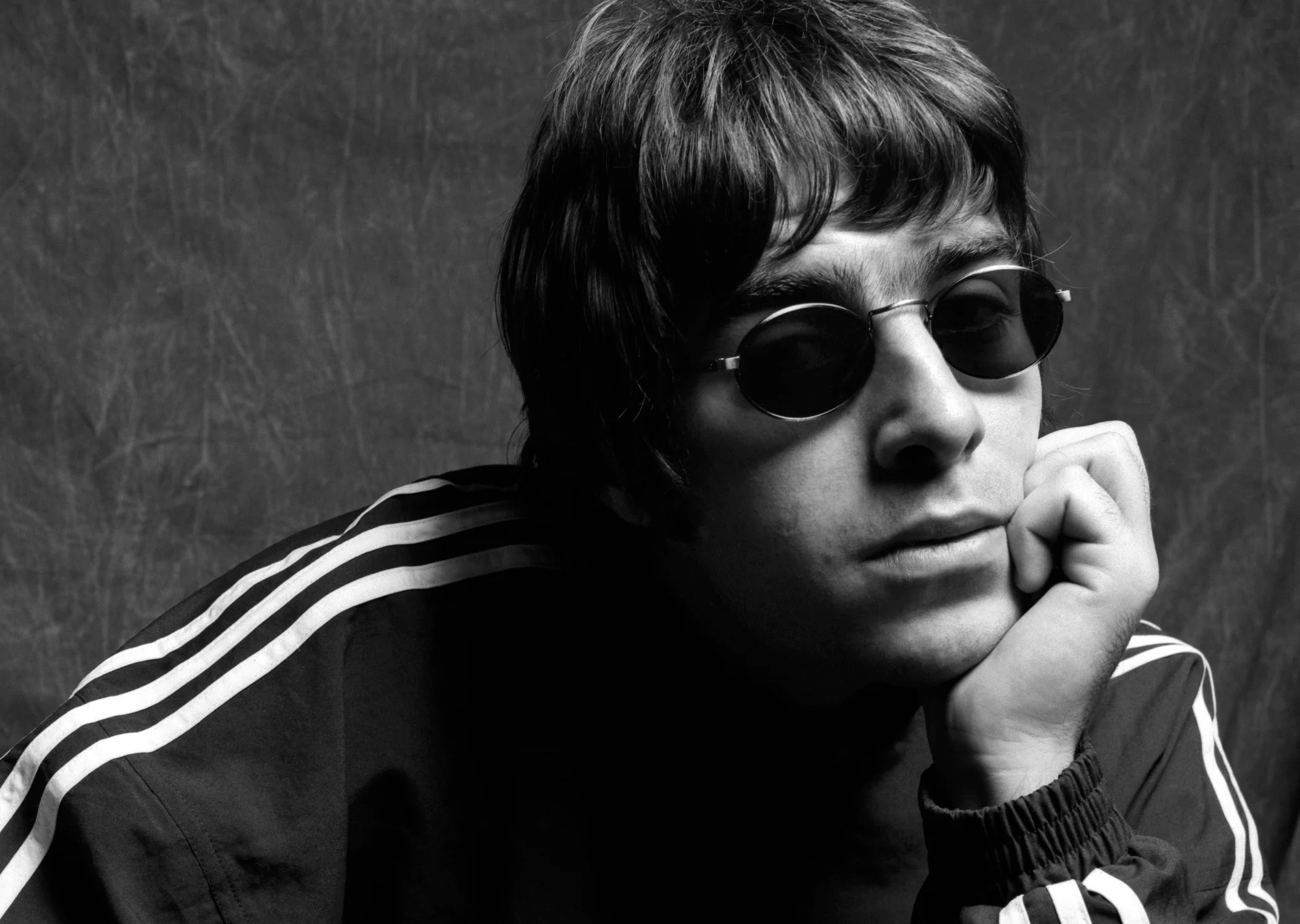 Roll With It: Oasis in Photographs 1994–2002 - Image 3
